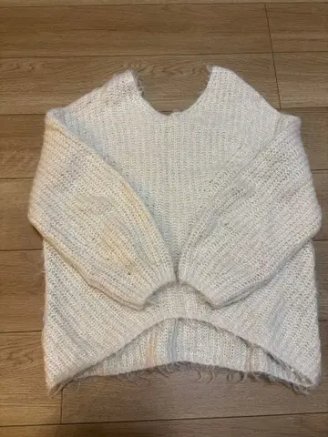 SNIDEL 화이트 긴팔 니트 스웨터 (아내 개인물품)