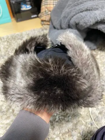 플라이트 캡 그레이와 블랙 퍼