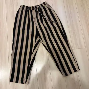 스트라이프 와이드 팬츠 블랙과 베이지