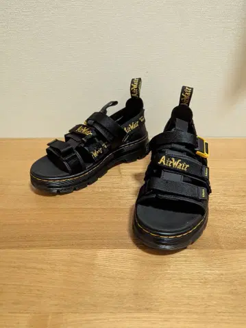 닥터마틴 피어슨 멀티 스트랩 샌들 블랙 미사용