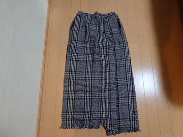 안티카 체크 무늬 타이트 스커트 프린지 마감 브라운 블랙 밴딩 새상품