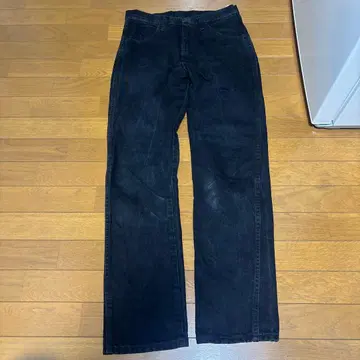 RUSTLER 블랙 스트레이트 데님 팬츠