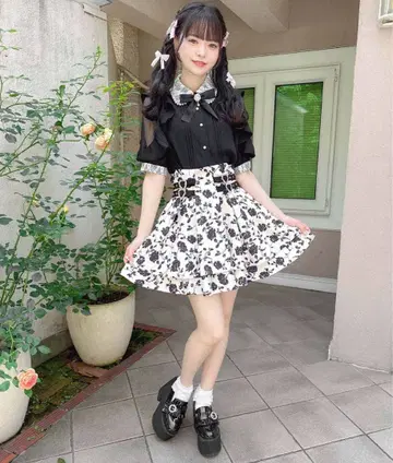 ROJITA 하트 버클 2단 플레어 스커트 꽃무늬 아이보리