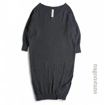 나곤스탠스 V넥 사이드 슬릿 니트 원피스 그레이