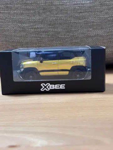 스즈키 Xbee 풀백 미니카 [ 1/43 스케일 ]