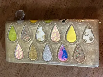 가격 인하. 츠모리치사토 장지갑 샴페인 골드 드롭 패턴