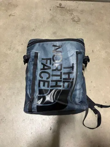 THE NORTH FACE 방수 백팩 그레이 중형
