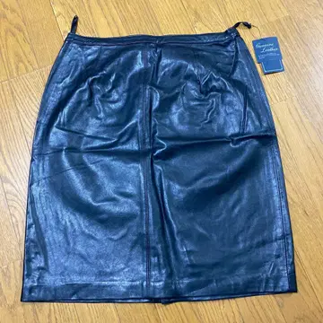 미사용 새상품 택 포함 블랙 양가죽 타이트 스커트 15호