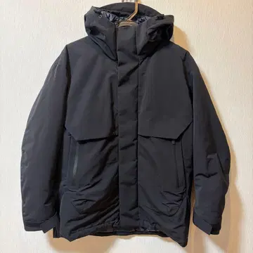새상품급 유니클로 +J 하이브리드 다운 오버사이즈 파카 XS 사이즈 블랙