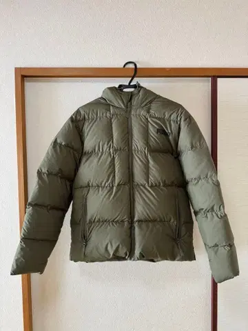 PUMA 후드 부착 다운 자켓 올리브