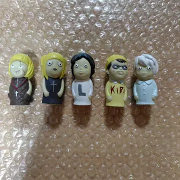 데스노트 13권 최초 한정 특장판에 포함된 손가락 인형