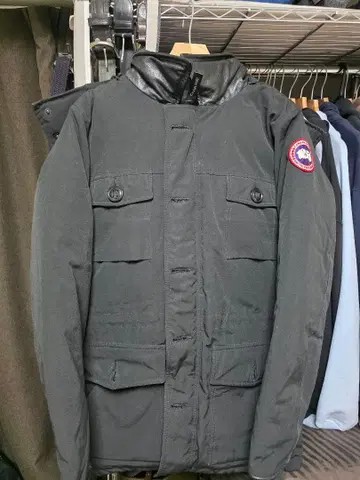 CANADA GOOSE 블랙 다운 자켓