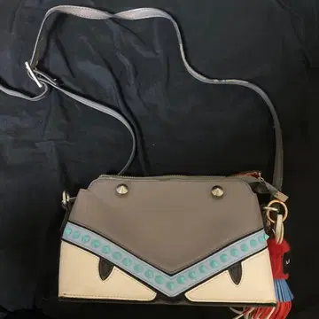 동물 얼굴 디자인 숄더백 그레이