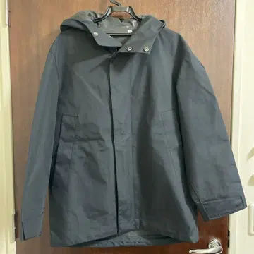 유니클로 블록테크 후드티 블랙