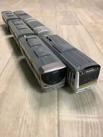 프라레일 E233계 쇼난색 225계 신쾌속 연결 사양