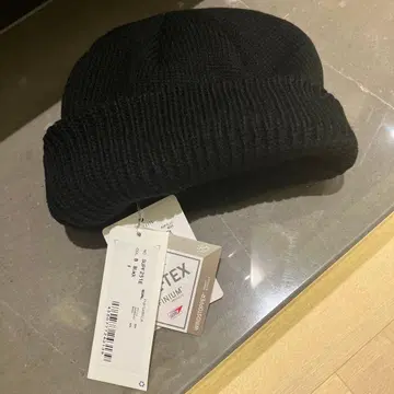 GORE-TEX INFINIUM 블랙 니트 모자