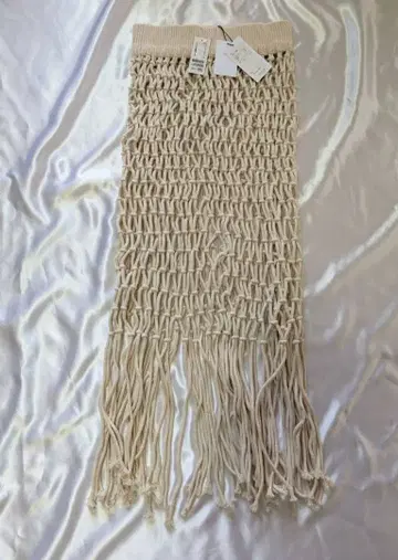 미사용 새상품 [ HYKE ] ROPE NET SKIRT