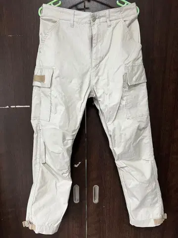 AVIREX 화이트 카고 팬츠