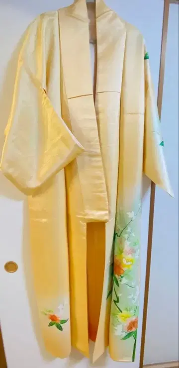 새상품급 꽃무늬 자수 옐로우 컬러 호몬기