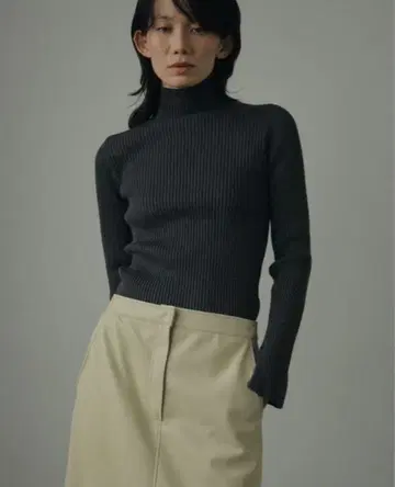 anuke slit turtle knit