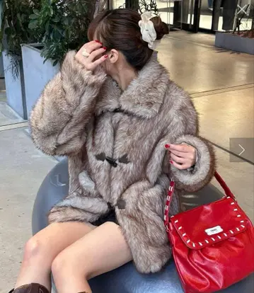 더플 버튼 퍼 자켓 차오패닉