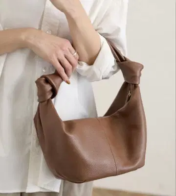 AULENTTI 오우렌티 KNOT BAG 브라운