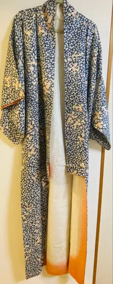 새상품 일본 의류 기모노 꽃무늬 파랑과 화이트