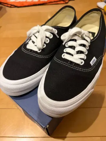 새상품급 VANS PREMIMU Authentic 블랙 스니커즈
