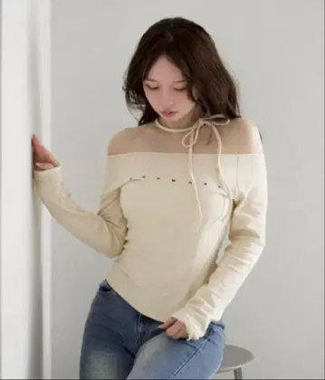 미개봉 새상품 andmary 마리 로고 초커 티셔츠 상의 아이보리