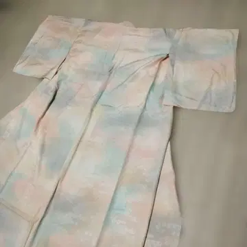 원단 패턴이 멋진, 핑크 그라데이션 기모노