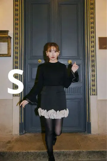 볼란트 미니 스커트