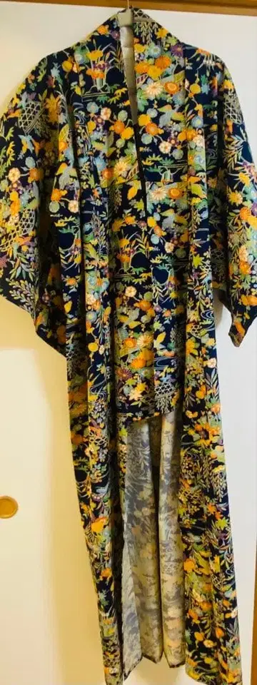 새상품급 일본 의류 네이비 컬러 꽃무늬 일본풍 원단