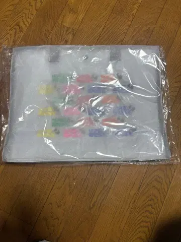 리아츠 WEST. 바다의 집 클리어 백