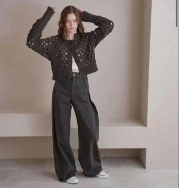 PINUE 사이드 턱 데님 팬츠 (BLACK)