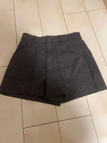 ZARA 체크 무늬 숏팬츠