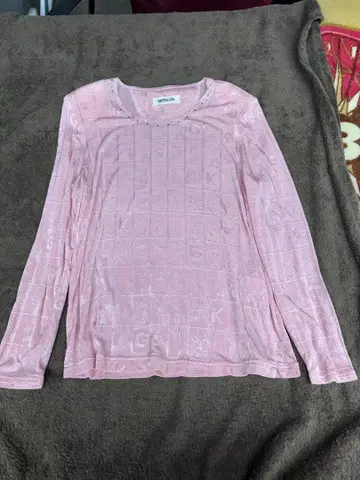 GKITALIYA 이타리야 핑크 긴팔 T셔츠 어깨 패드 포함