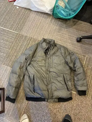 그레이 다운 자켓