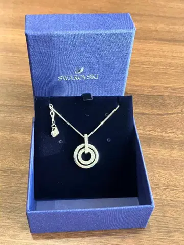 SWAROVSKI 스와로브스키 목걸이 반지
