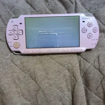 PSP 2000 본체만 (2기가 메모리 카드 포함)