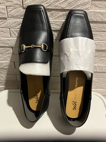 블랙 스퀘어토 로퍼