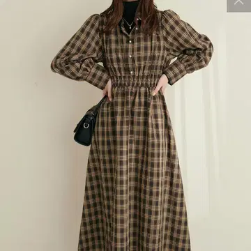 펄 단추 허리 셔링 셔츠 원피스