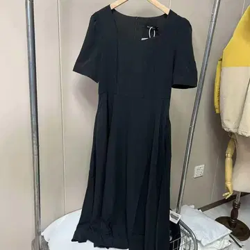 블랙 반팔 A라인 원피스 드레스