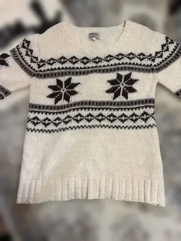 The DUFFER of ST.GEORGE 아이보리 니트