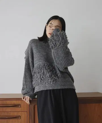 니트 스웨터 짜임 절개 프린지 하이넥 니트 그레이 hellam