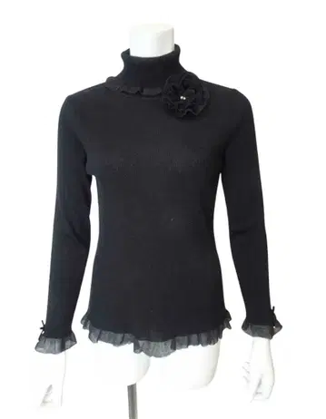 2025 슈퍼뷰티 코사지 부착 시스루 프릴 터틀 스웨터 44