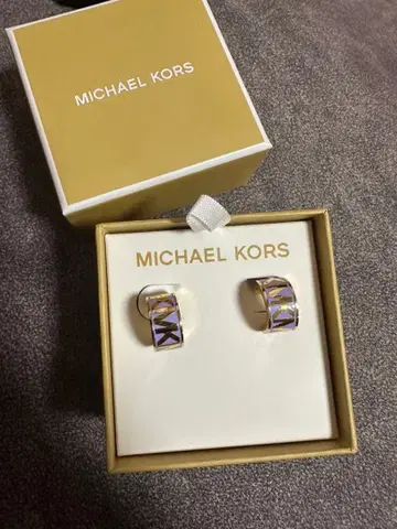 MICHAEL KORS 골드 퍼플 후프 귀걸이