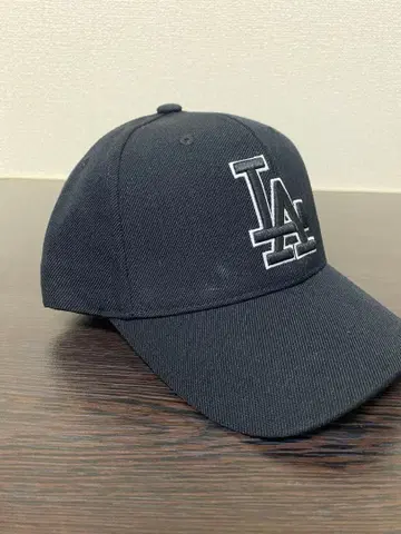 현품 한정 다저스 야구 모자 블랙 화이트 자수 새상품