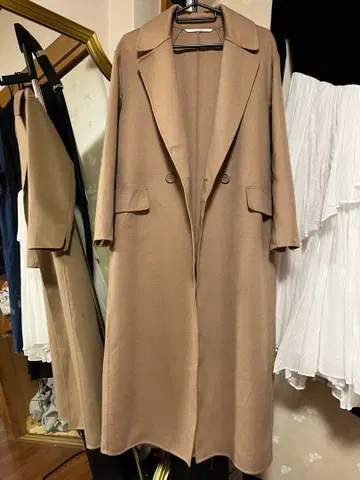 베이지 더블 버튼 롱 코트
