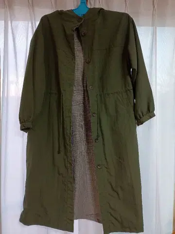 올리브 그린 후드 부착 롱 코트 리버서블