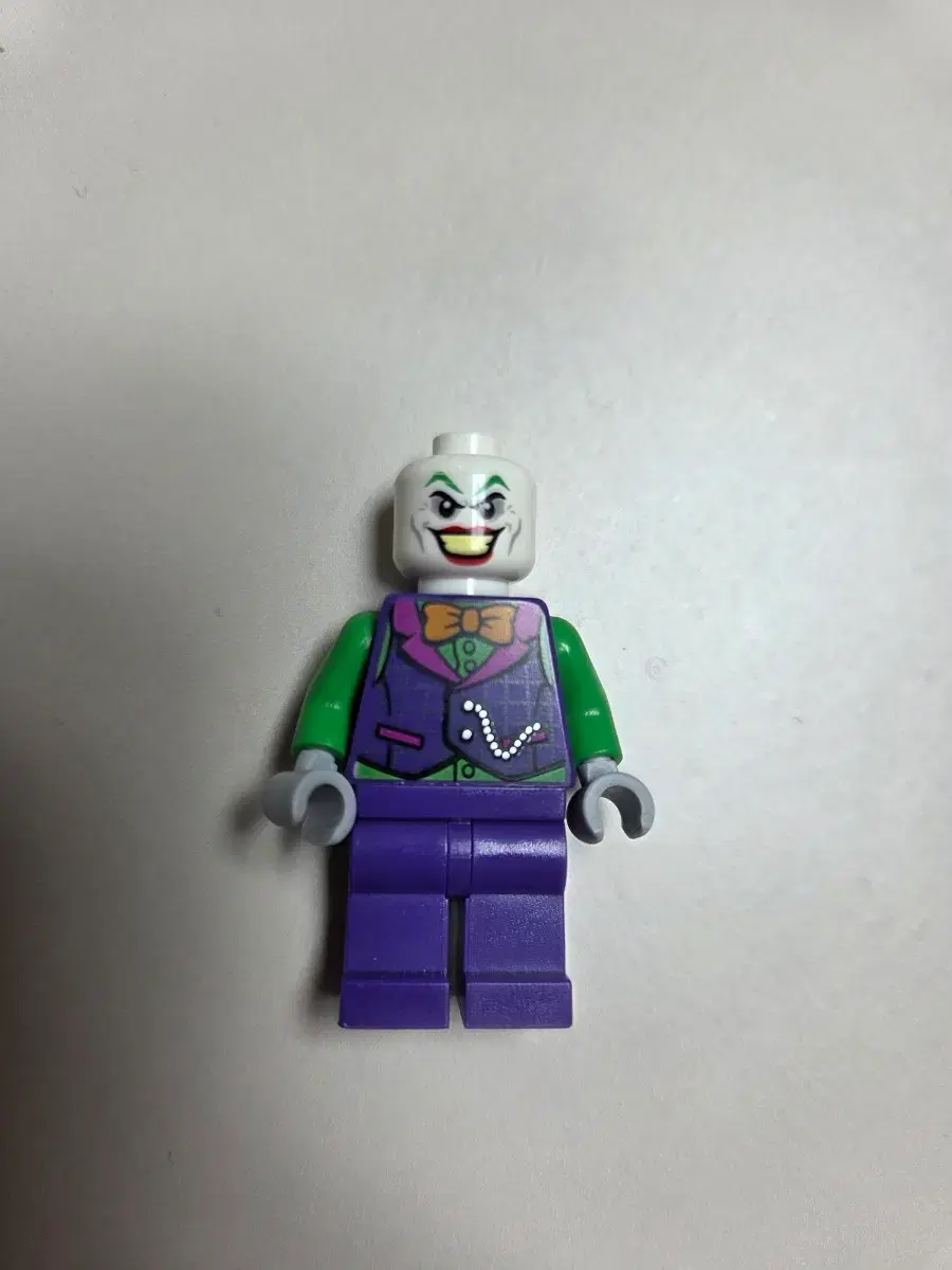 LEGO | 레고 Lego Batman Two-Face (Harvey Dent) Figure on Bunjang Global Site.